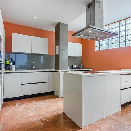 Eleonora, Luxury With Heated Pool Ocean View In Adeje, Tenerife 别墅 阿德耶