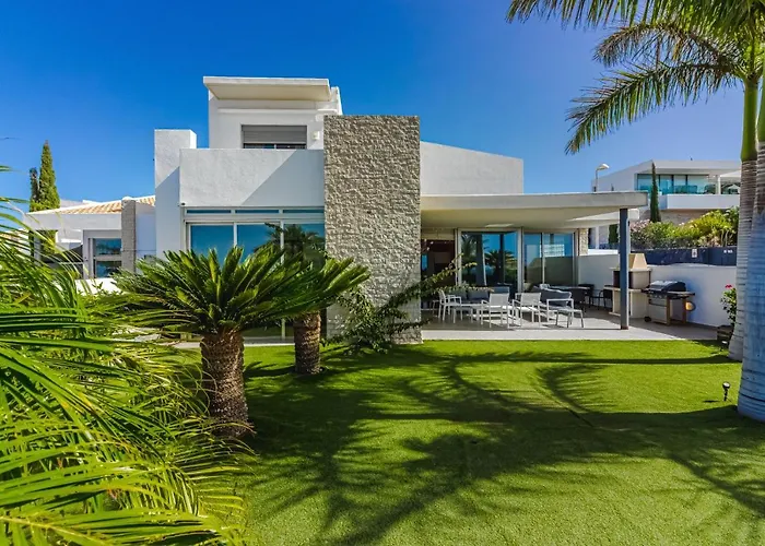 Eleonora, Luxury With Heated Pool Ocean View In Adeje, Tenerife